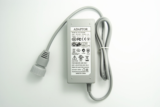 Membersihkan Robot EN61558 Switching Power Supply Adapter, OEM / ODM C6 / C8 / C14 2 Pins / 3 Pins