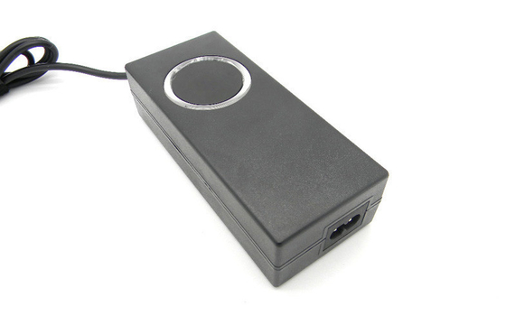 Sertifikat CE 90W AC Untuk DC Universal Laptop Power Adapter Lebih Perlindungan sekarang