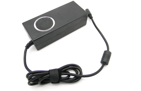 Sertifikat CE 90W AC Untuk DC Universal Laptop Power Adapter Lebih Perlindungan sekarang
