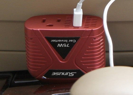 Efisiensi tinggi 75W mobil listrik inverter 12v dc ke 220v ac dengan rokok steker ringan