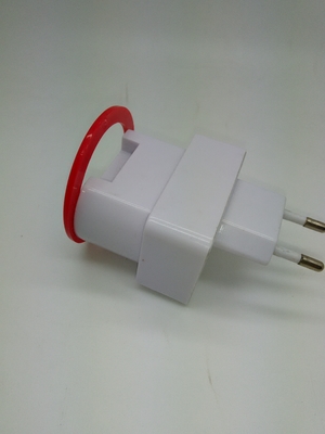 Travel Uni Eropa Plug 2000mA Portabel Charger Universal Untuk IPhone 4g / 4s