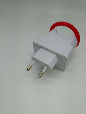 Travel Uni Eropa Plug 2000mA Portabel Charger Universal Untuk IPhone 4g / 4s