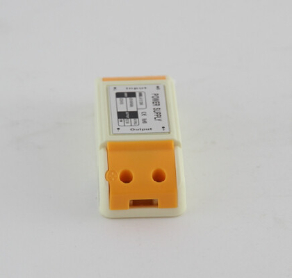 aplikasi luas 1A MINI kasus Plastik 80 * 32 * 22mm 12V DC LED Power supply