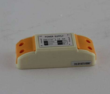 aplikasi luas 1A MINI kasus Plastik 80 * 32 * 22mm 12V DC LED Power supply