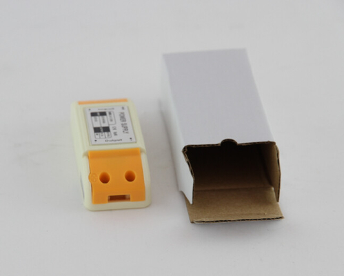 aplikasi luas 1A MINI kasus Plastik 80 * 32 * 22mm 12V DC LED Power supply