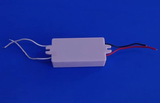 Efisiensi Tinggi 24w Street Light Led Driver 700mA Arus Konstan Ac110v / 220v