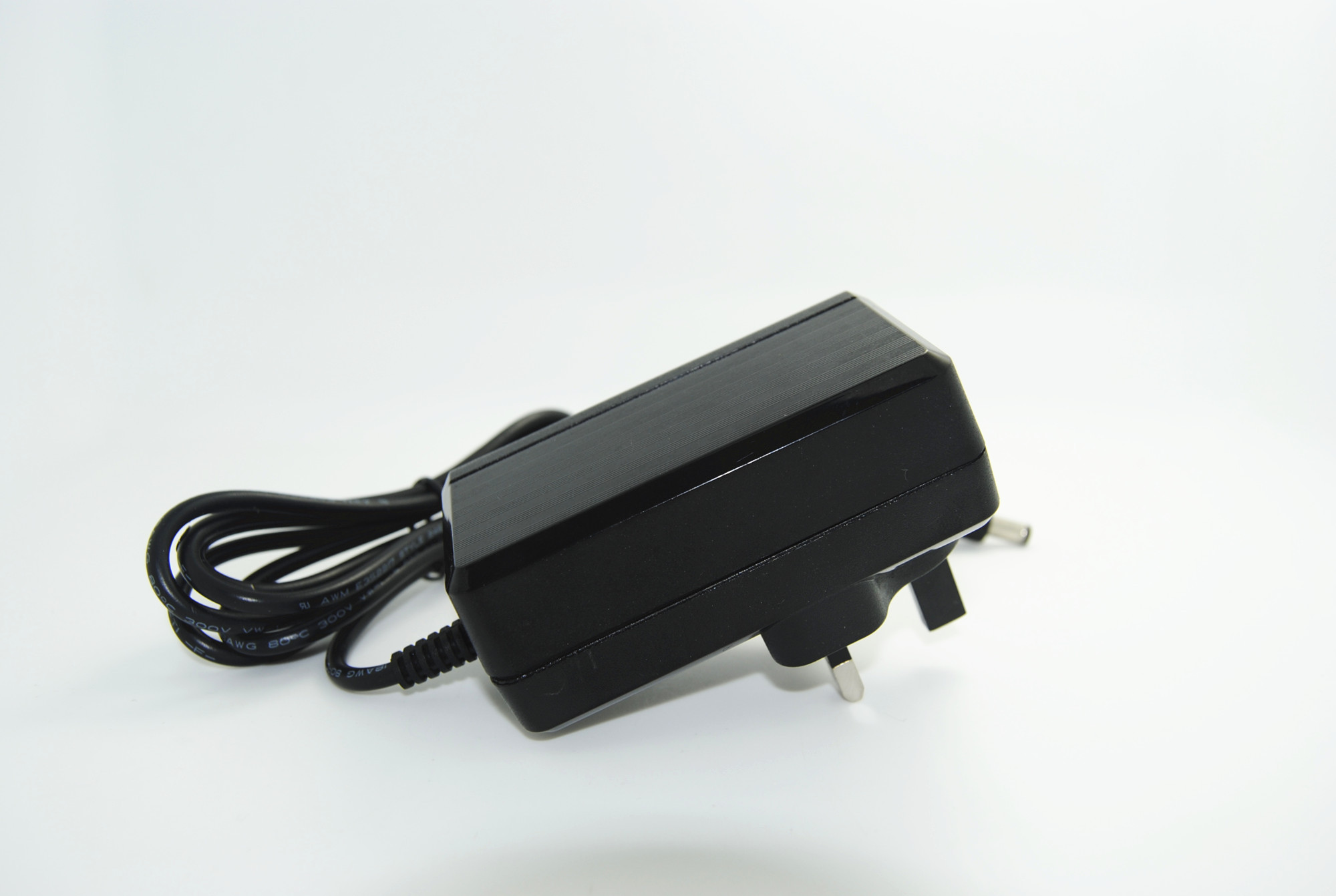24V 1.5A 36W output UK Dinding Plug AC Power Adapter dengan 1,2 / 1,5 / 1,8 DC Cord