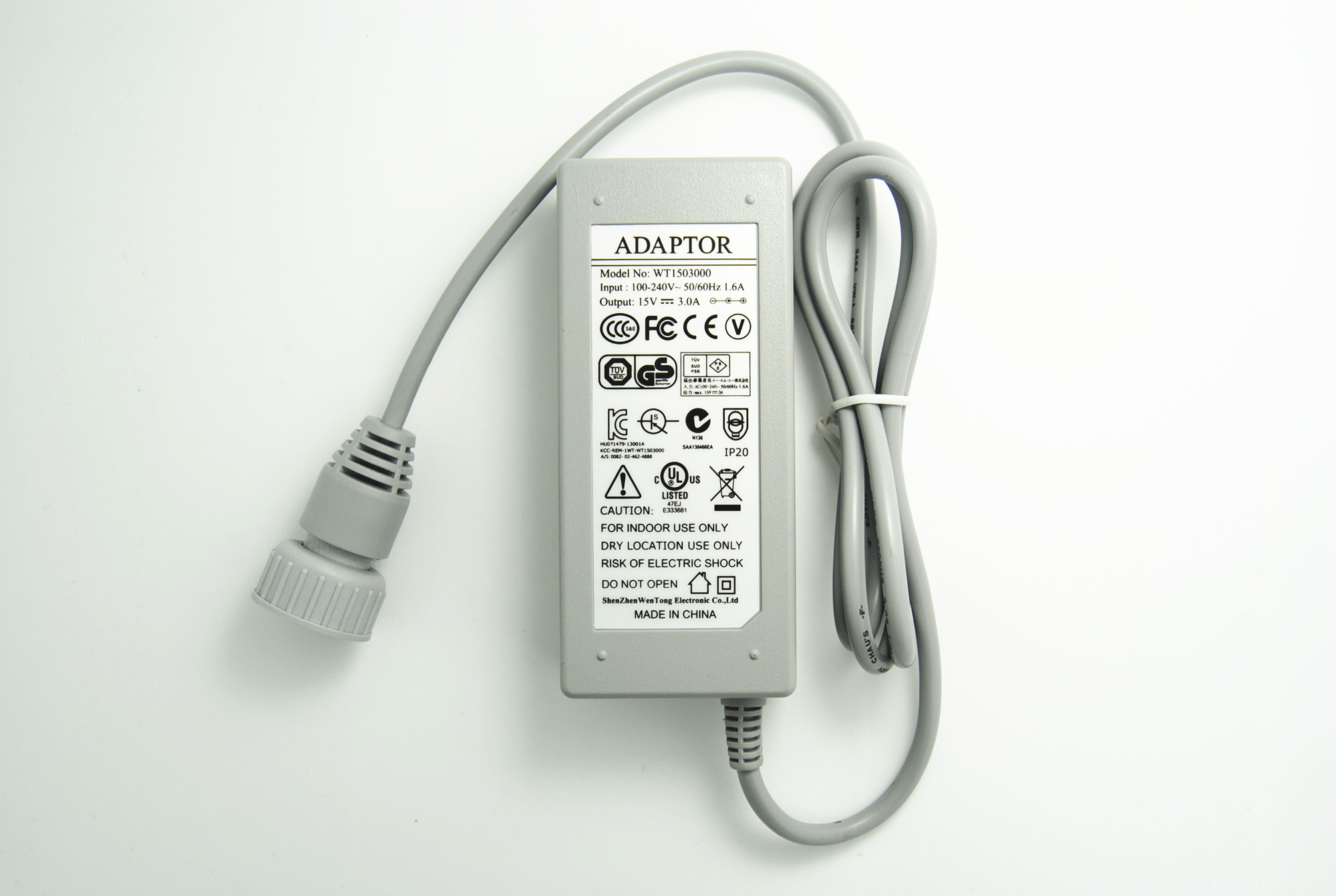 Membersihkan Robot EN61558 Switching Power Supply Adapter, OEM / ODM C6 / C8 / C14 2 Pins / 3 Pins