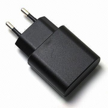 Portabel / Universal USB Power Adaptor, Light dan Handy, dengan Versi Alternatif